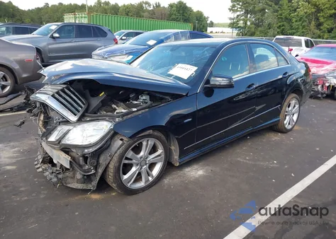 2012 Mercedes-Benz E 350 z USA, uszkodzony, nr VIN WDDHF5KB5CA608615